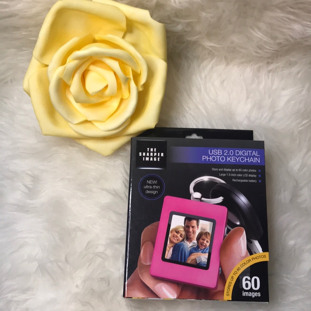 The Sharper Image USB 2.0 Digital Photo Keychain - Picture 2 of 10